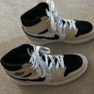 Nike Women's Sneakers - Black and Cream